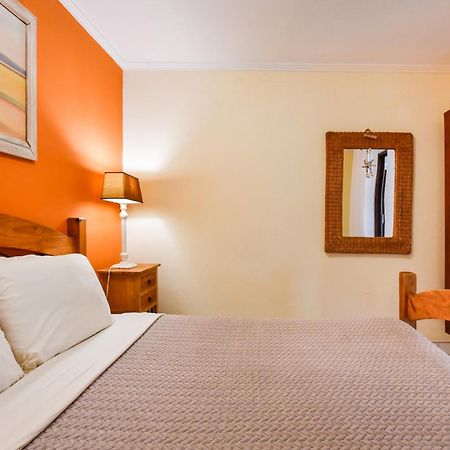 Brisas Studio Apartments (Adults Only) Palm Beach Екстер'єр фото