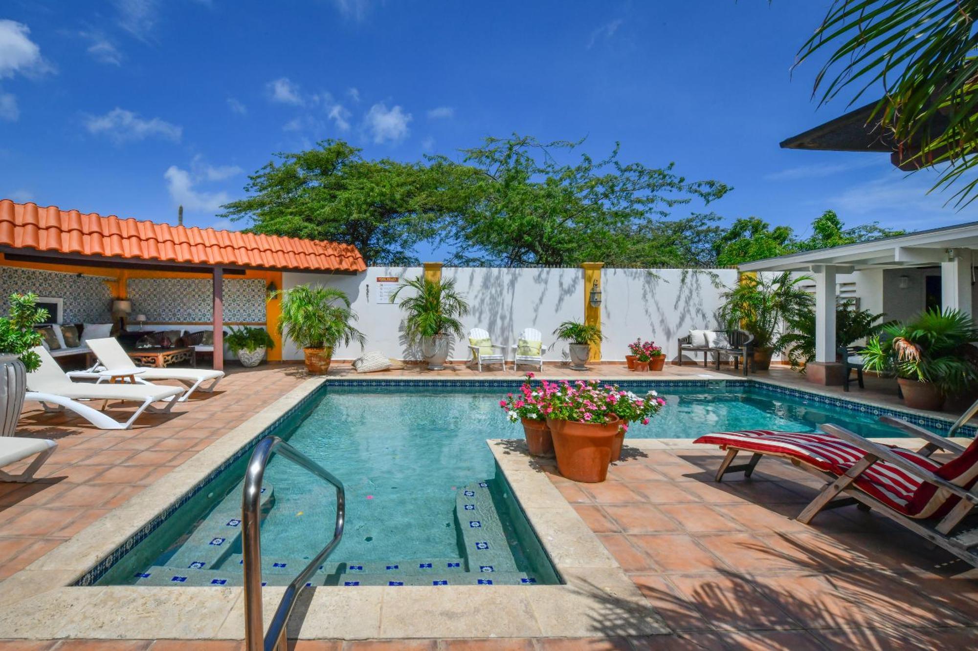 Brisas Studio Apartments (Adults Only) Palm Beach Екстер'єр фото