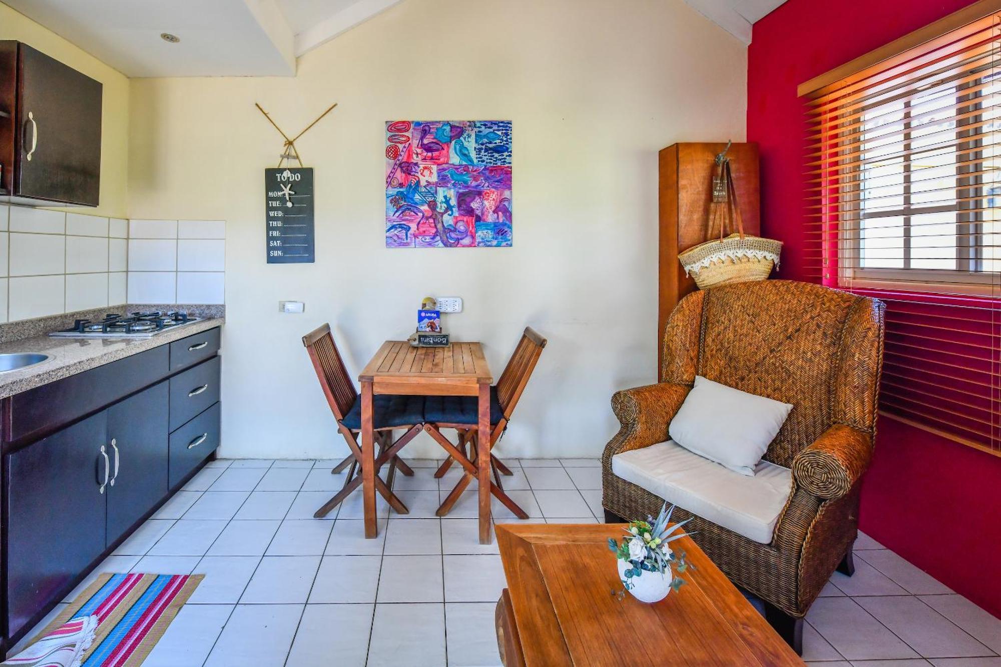 Brisas Studio Apartments (Adults Only) Palm Beach Екстер'єр фото