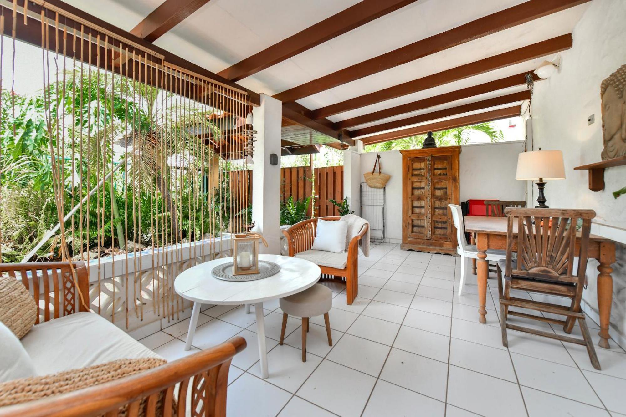 Brisas Studio Apartments (Adults Only) Palm Beach Екстер'єр фото