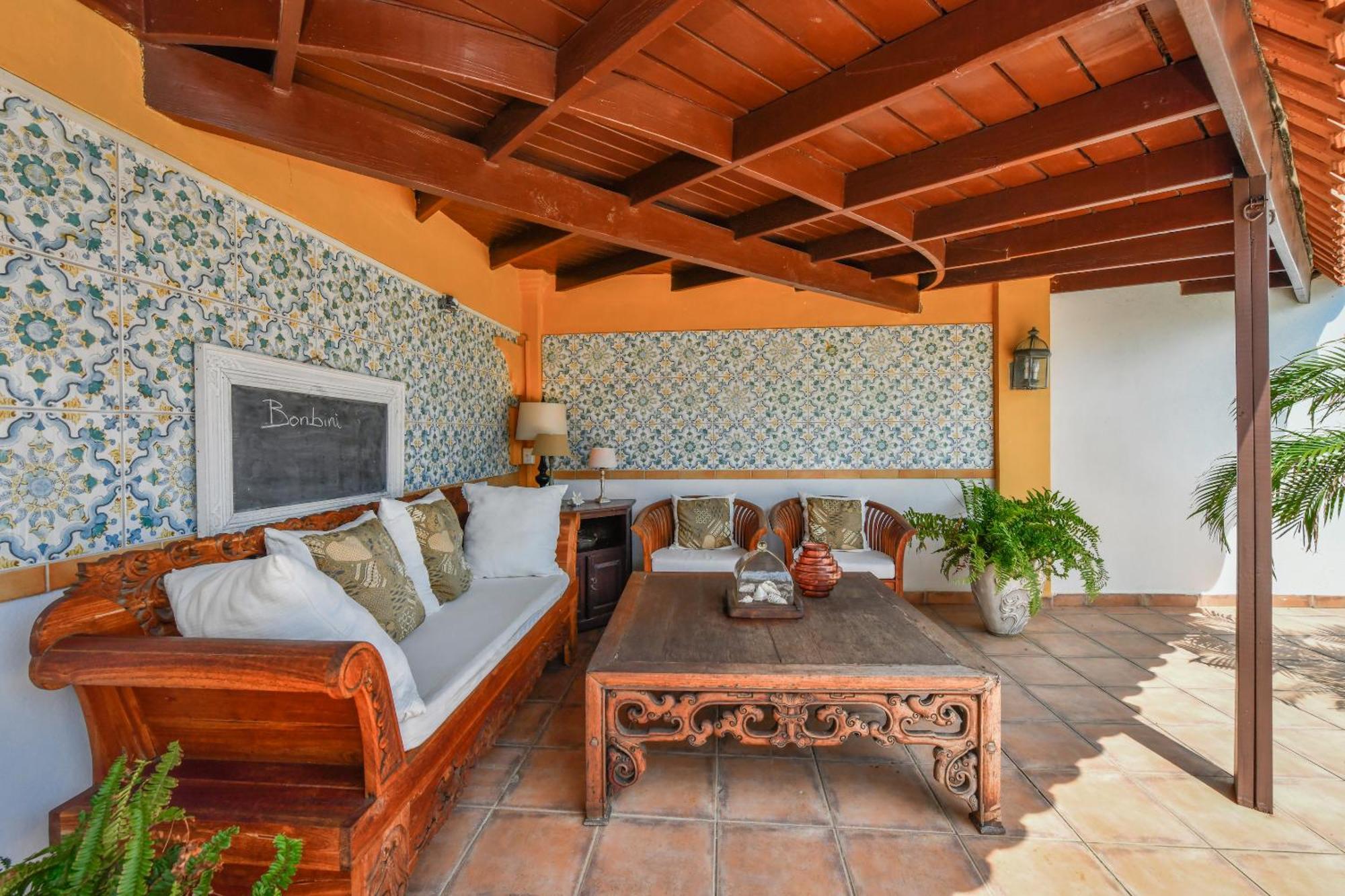 Brisas Studio Apartments (Adults Only) Palm Beach Екстер'єр фото