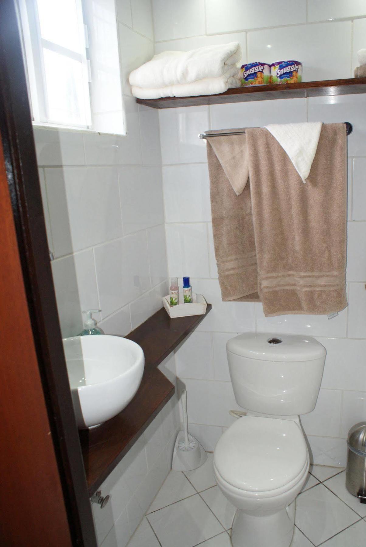 Brisas Studio Apartments (Adults Only) Palm Beach Екстер'єр фото
